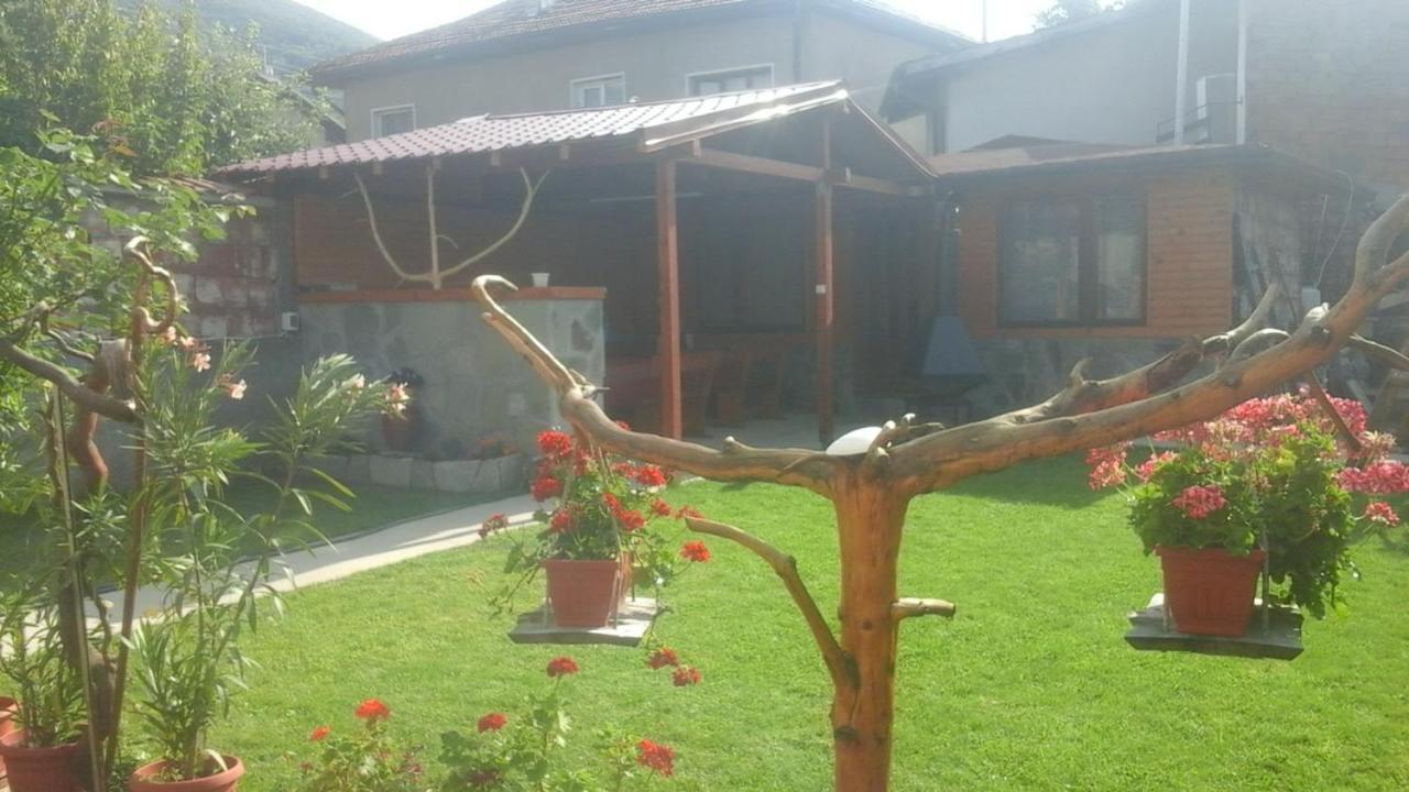 Holiday Guest House Kemo Sapareva Banya Bagian luar foto