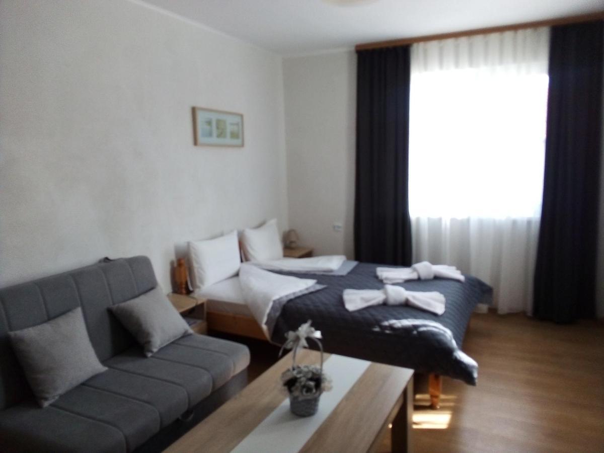Holiday Guest House Kemo Sapareva Banya Bagian luar foto