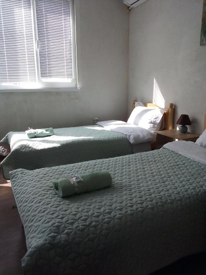 Holiday Guest House Kemo Sapareva Banya Bagian luar foto