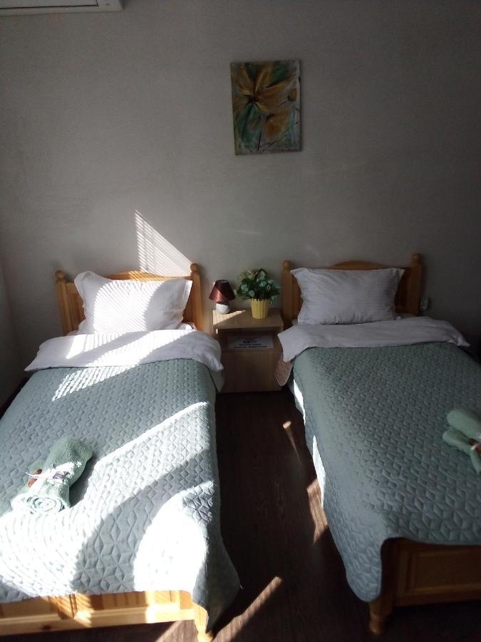 Holiday Guest House Kemo Sapareva Banya Bagian luar foto