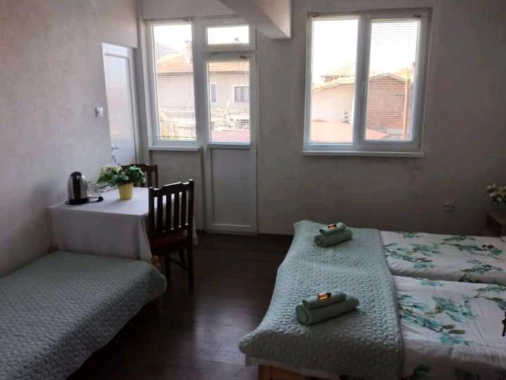 Holiday Guest House Kemo Sapareva Banya Bagian luar foto