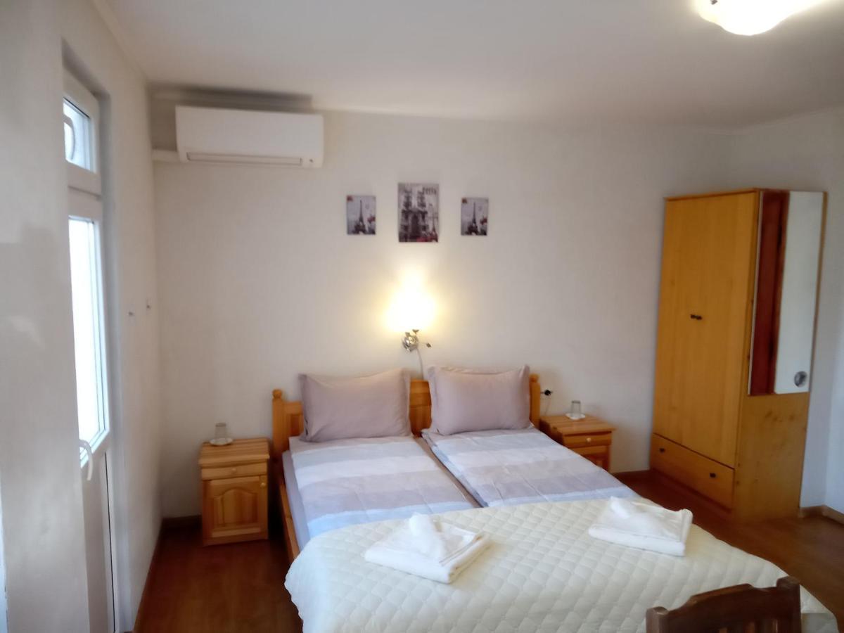 Holiday Guest House Kemo Sapareva Banya Bagian luar foto