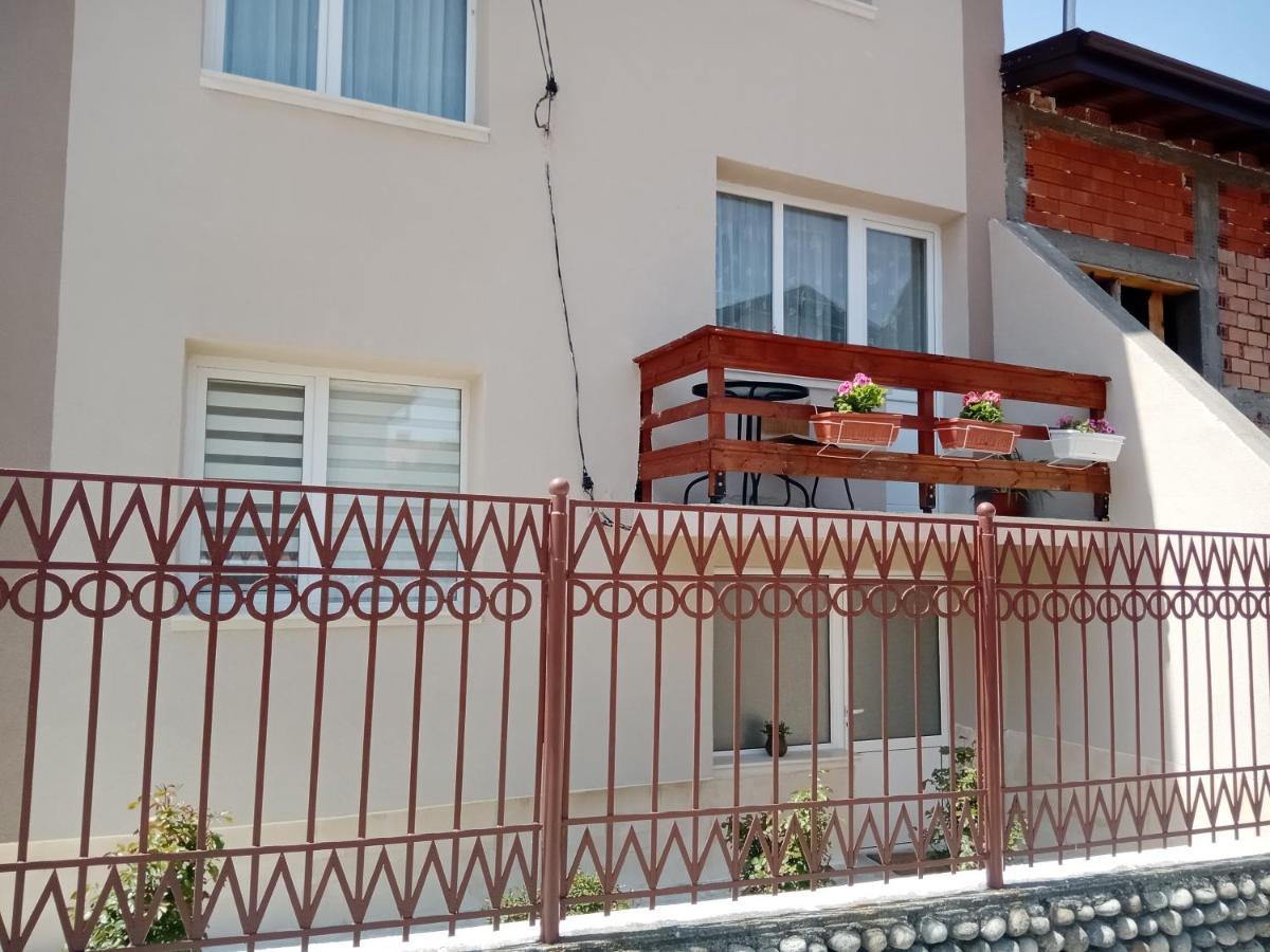 Holiday Guest House Kemo Sapareva Banya Bagian luar foto