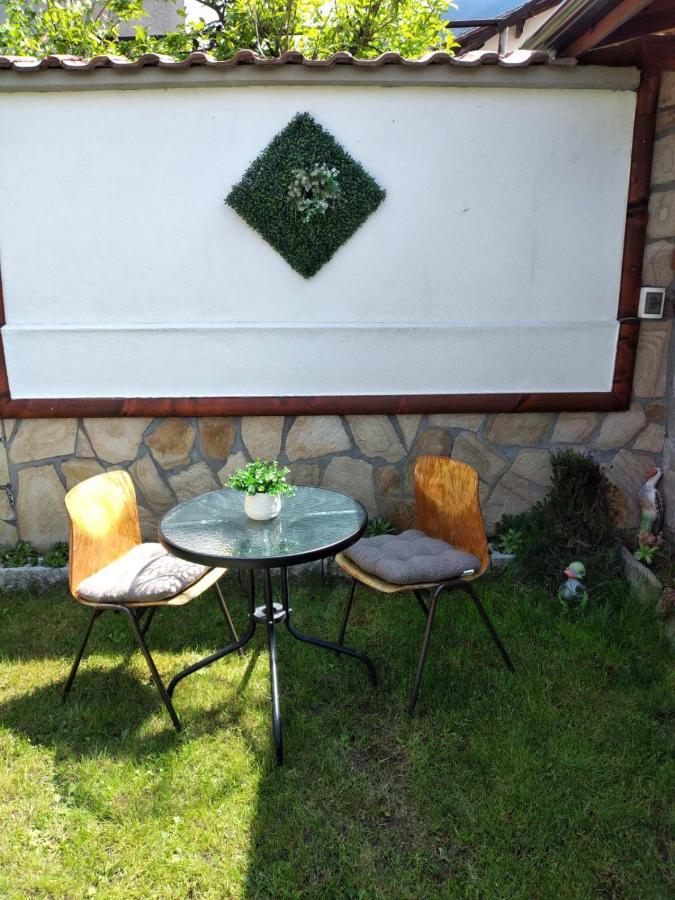 Holiday Guest House Kemo Sapareva Banya Bagian luar foto