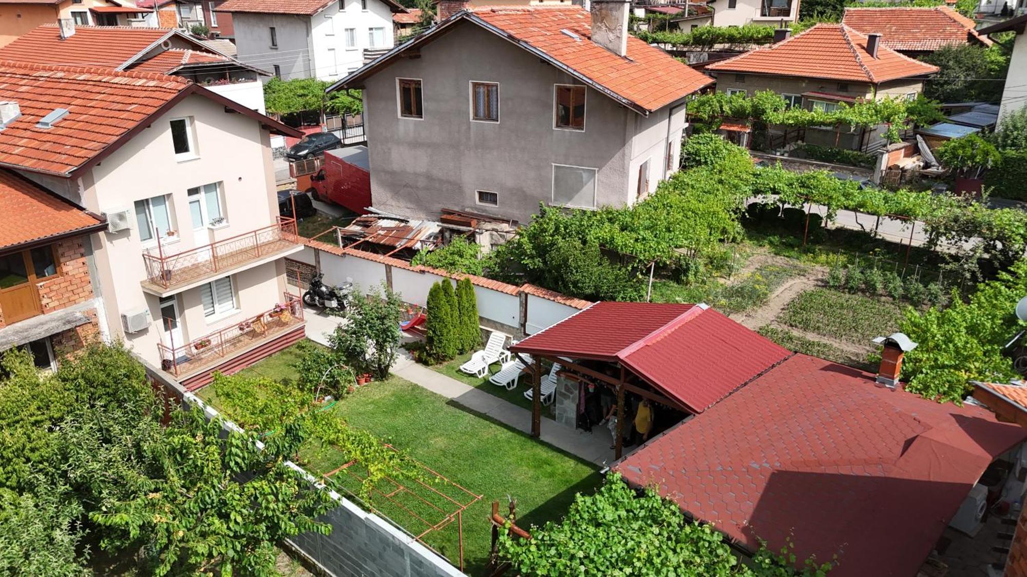Holiday Guest House Kemo Sapareva Banya Bagian luar foto